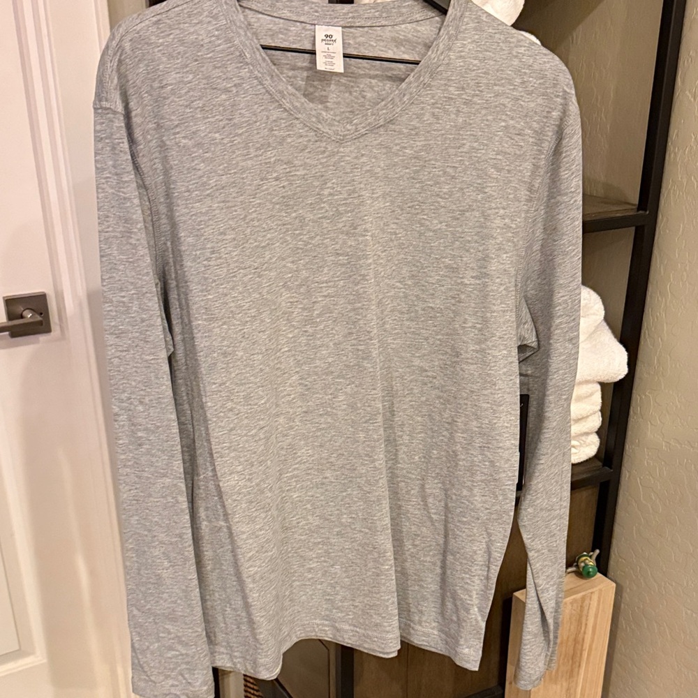 90 Degree By Reflex Light Gray Long Sleeve Tee